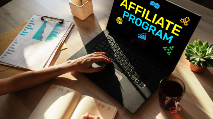 shutterstock 1240002736 728x409 - Affiliate-Marketing für Anfänger — welche Artikel eignen sich am besten